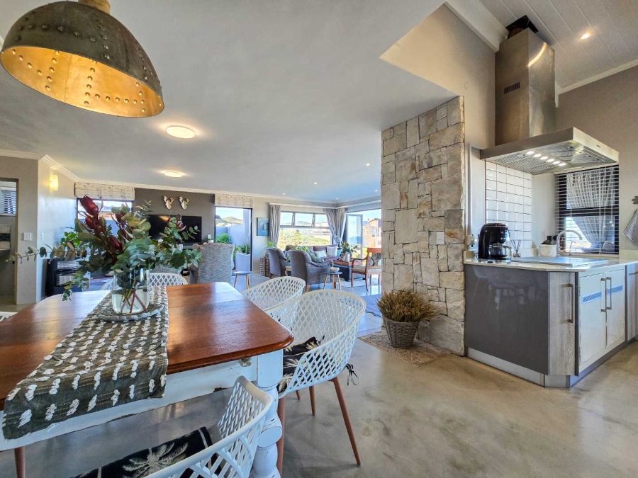 2 Bedroom Property for Sale in Stilbaai Oos Western Cape